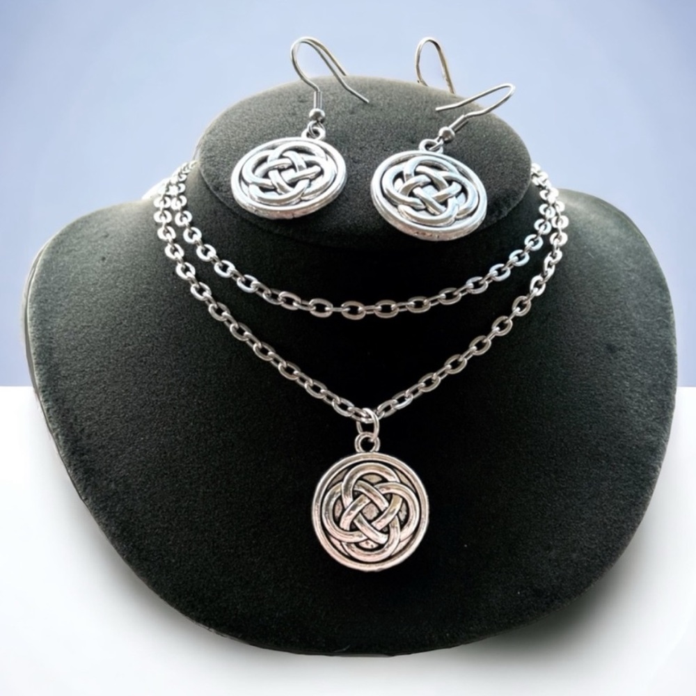 Celtic knot coin design set necklace + earrings
